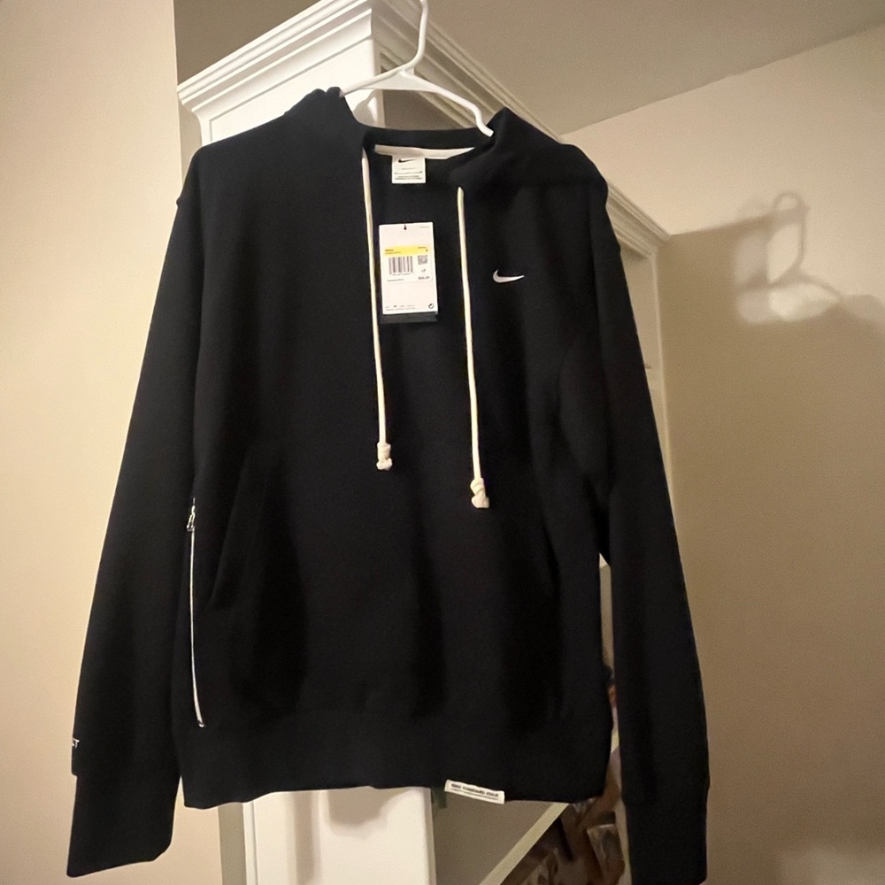 Nike Black Standard Issue Sweatshirt dry fit